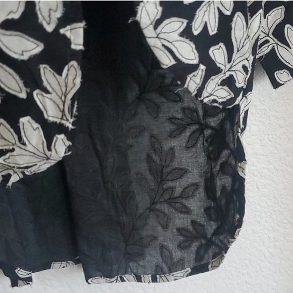By Anthropologie Popover Blouse Black with Floral Embroidery Size Small - Picture 7 of 9
